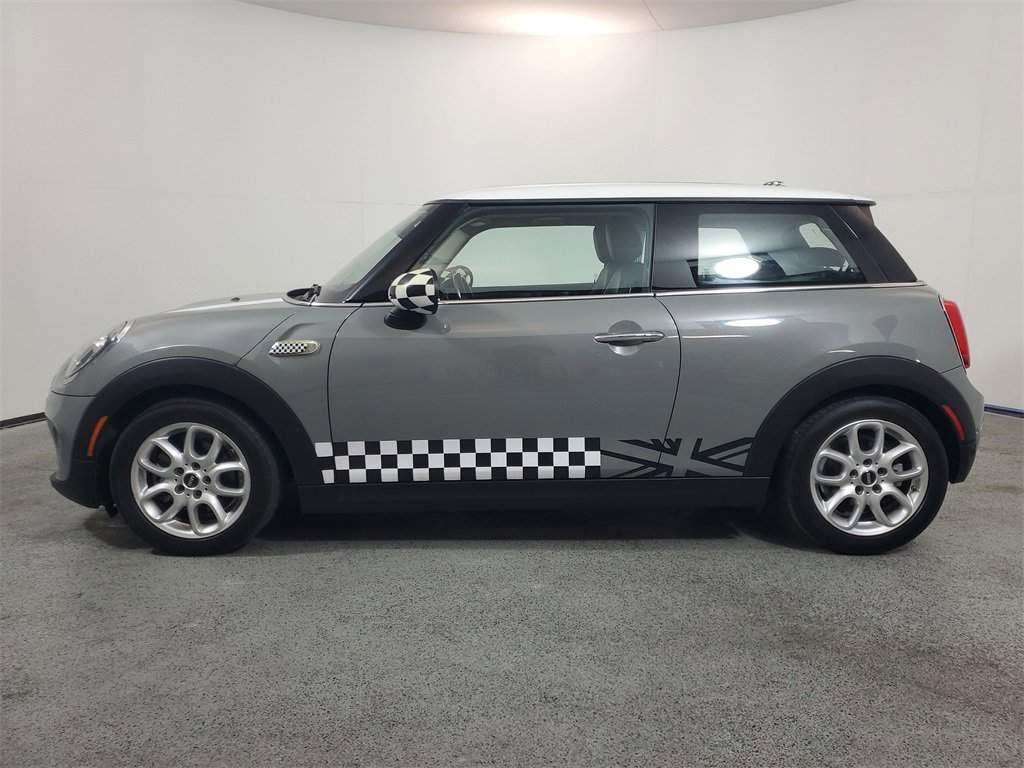 Used 2019 MINI Cooper 2-Door Hardtop image 4