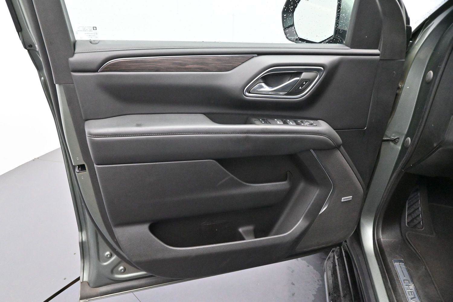 Used 2023 Chevrolet Tahoe LT w/ Luxury Package AWD/4WD image 9