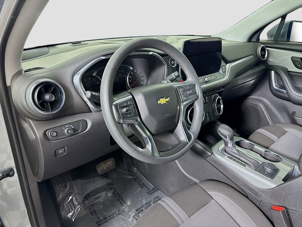 Used 2024 Chevrolet Blazer LT image 9