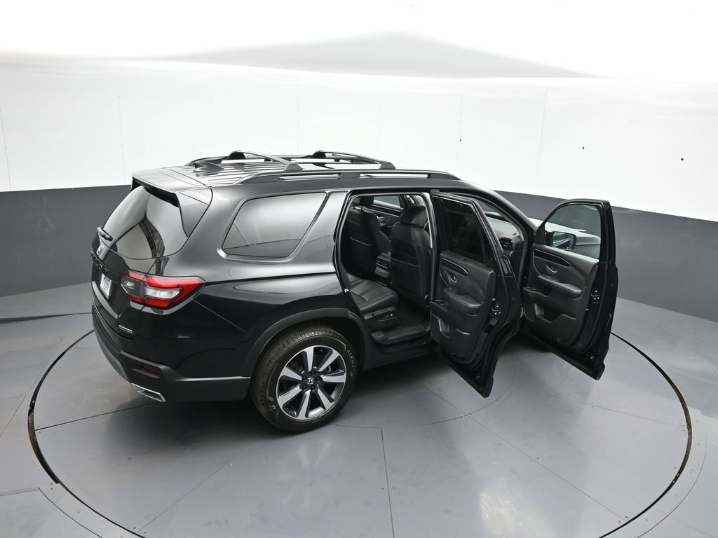 Certified 2025 Honda Pilot Touring image 48