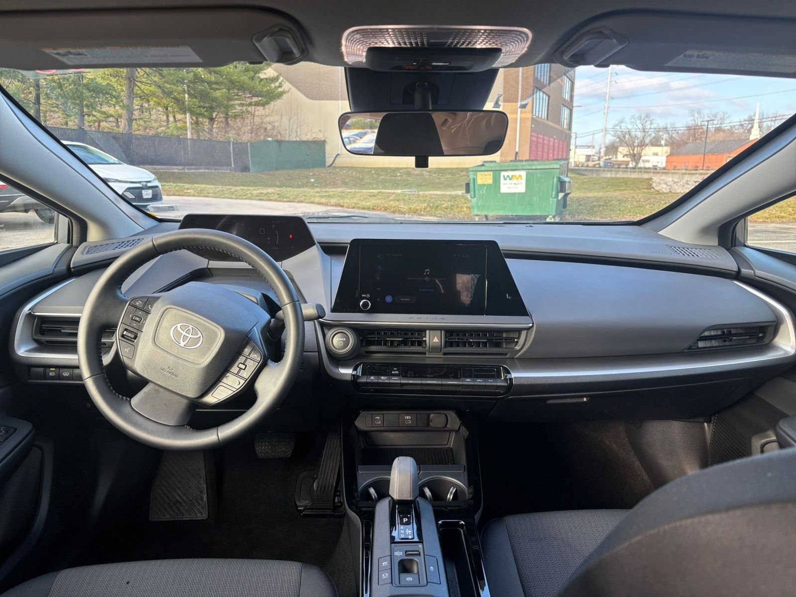 Used 2025 Toyota Prius LE image 31