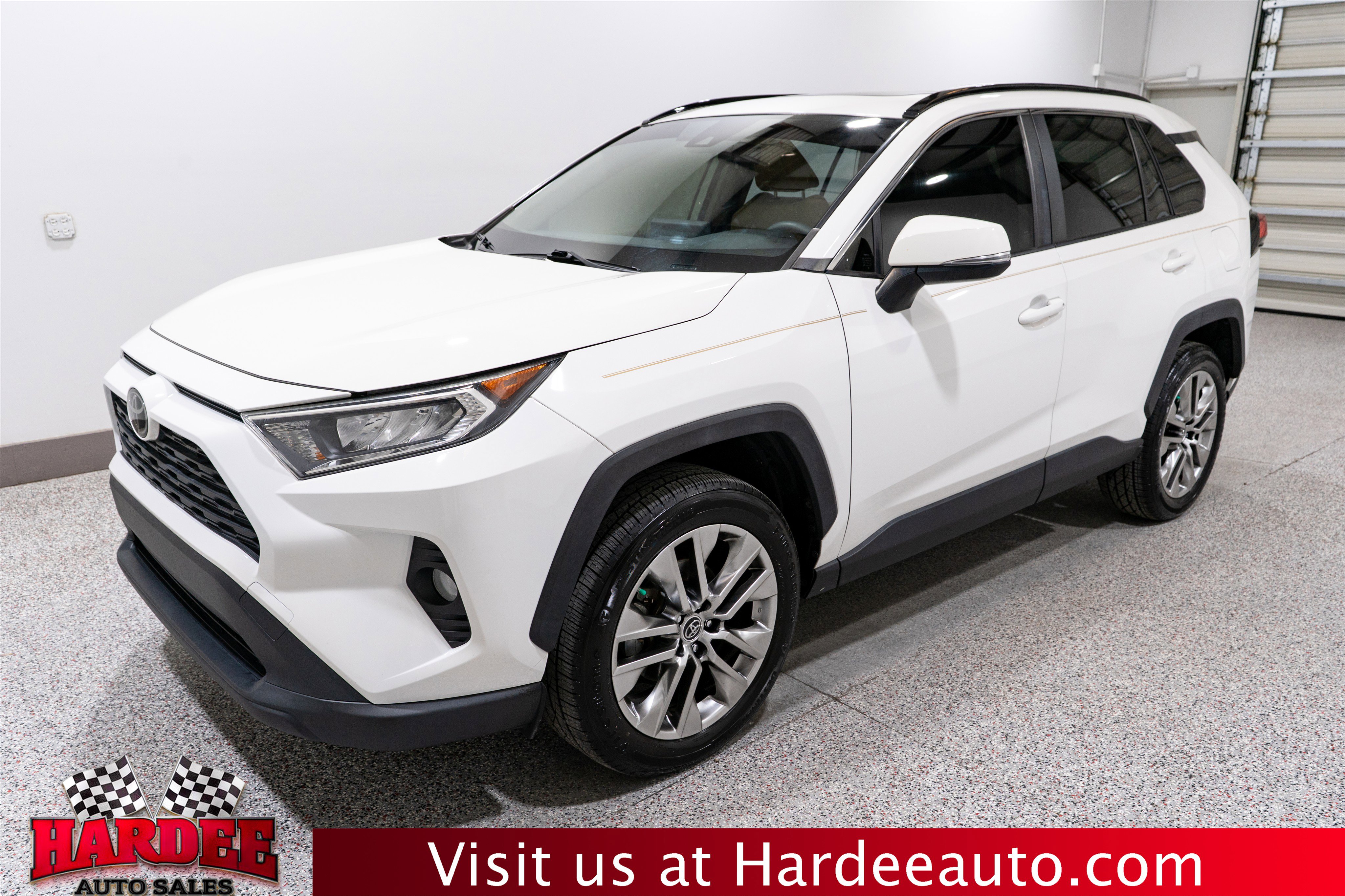 Used 2019 Toyota RAV4 XLE Premium image 2