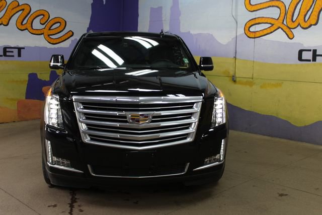 Used 2016 Cadillac Escalade Platinum AWD/4WD image 3
