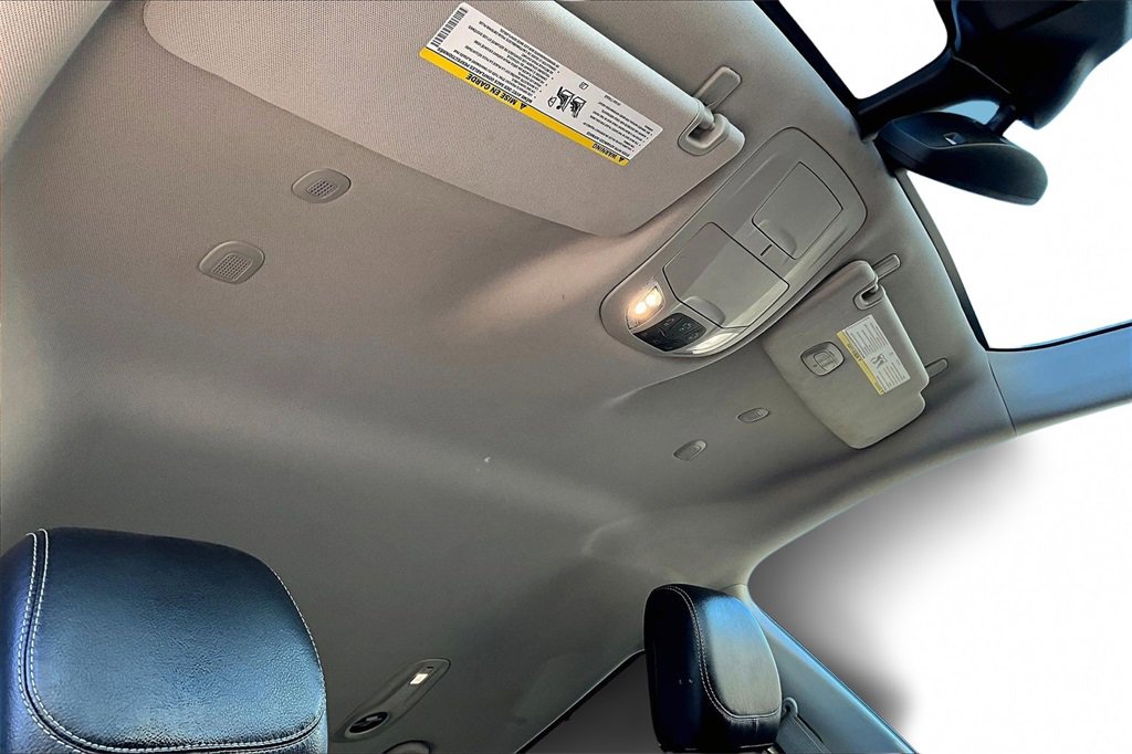 Used 2022 Chrysler Pacifica Touring-L image 22