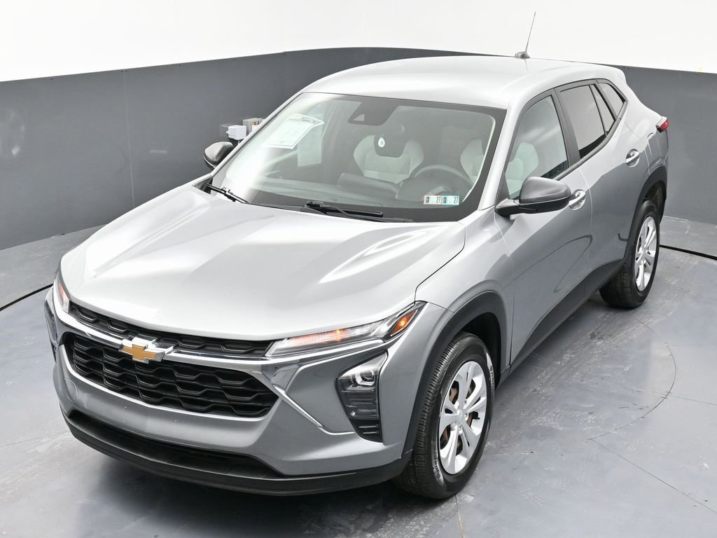 Used 2024 Chevrolet Trax LS w/ Driver Confidence Package image 39
