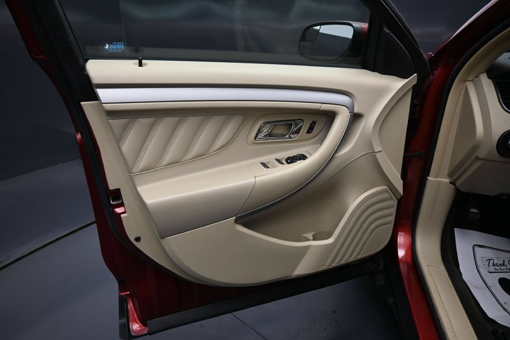 Used 2013 Ford Taurus SEL FWD image 11