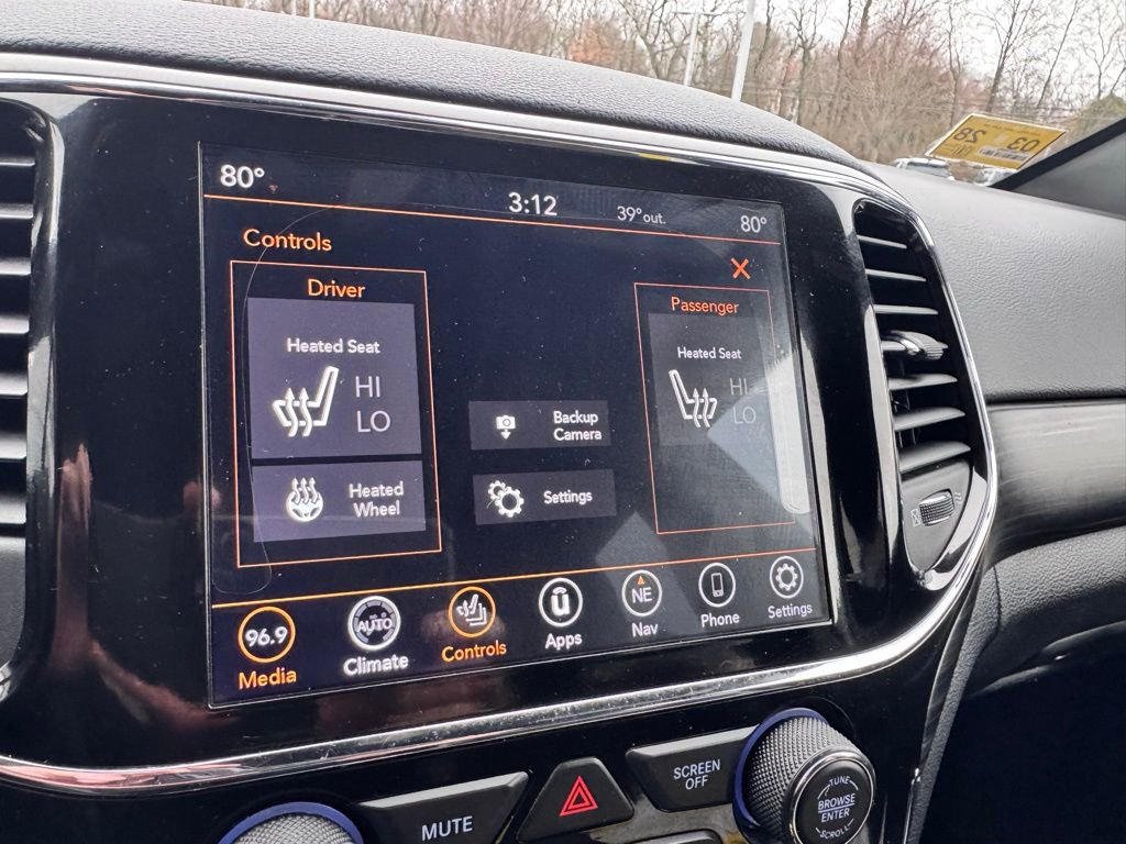 Used 2020 Jeep Grand Cherokee Altitude image 24