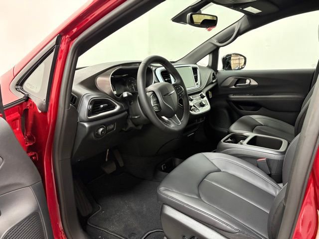 New 2026 Chrysler Pacifica Select FWD image 13