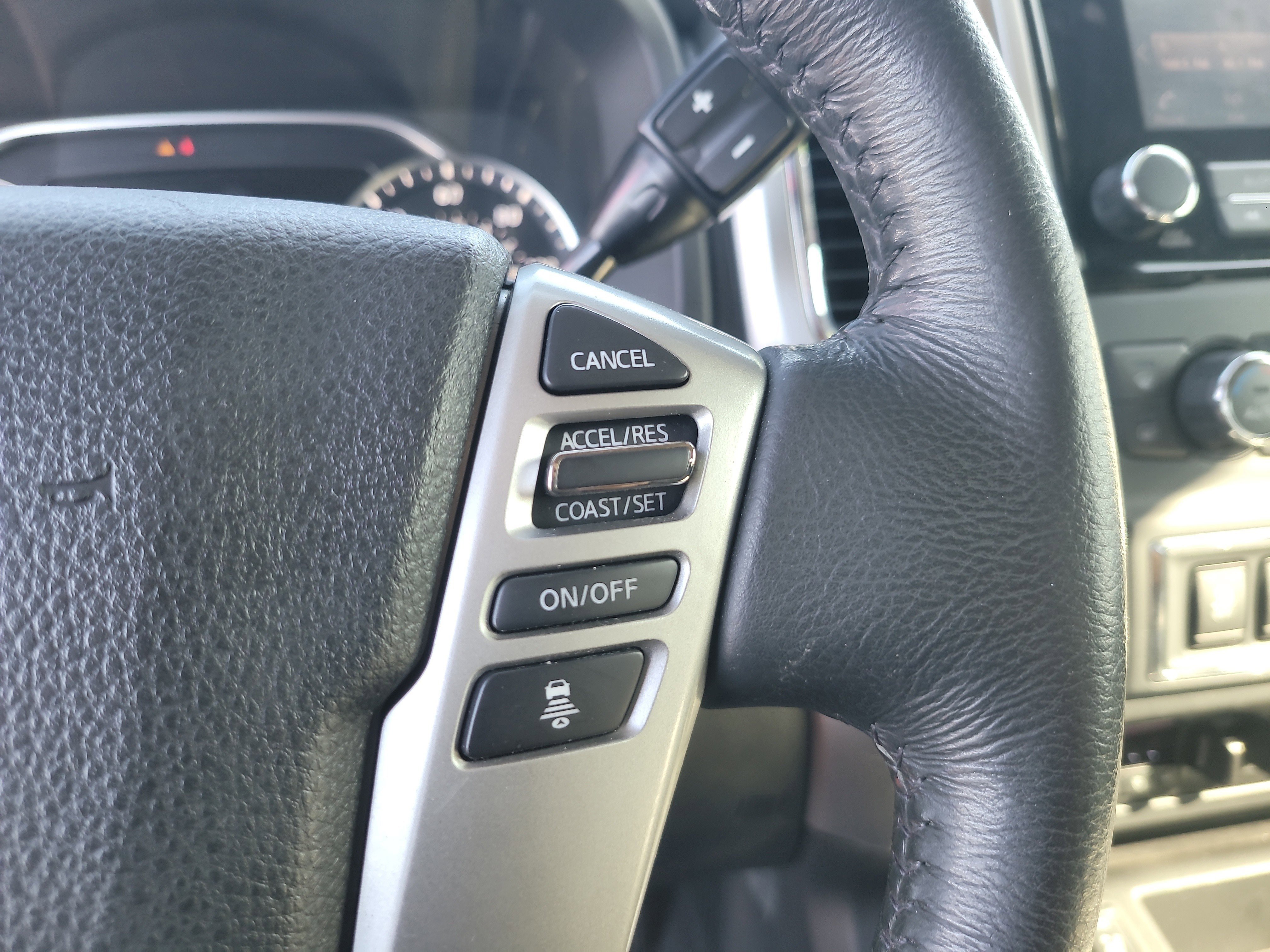 Used 2023 Nissan Titan SV w/ SV Convenience Package RWD image 29