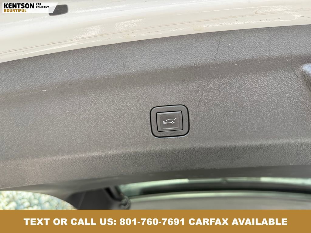 Used 2025 GMC Yukon XL Denali AWD/4WD image 39