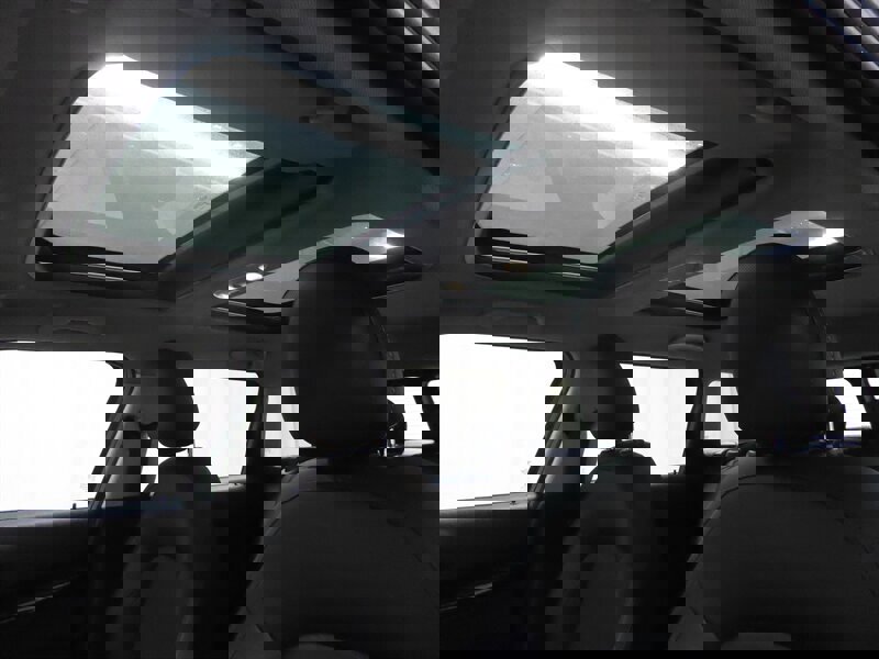 Used 2019 MINI Cooper Clubman ALL4 w/ Premium Package image 17