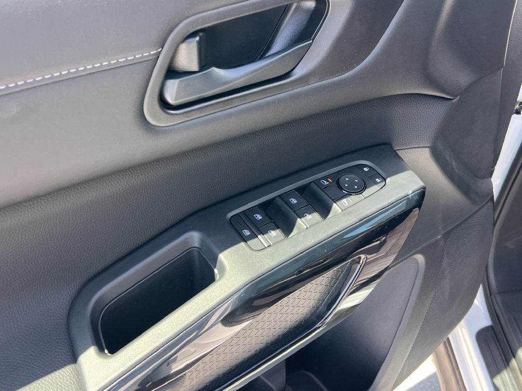 New 2026 Nissan Pathfinder SV FWD image 24