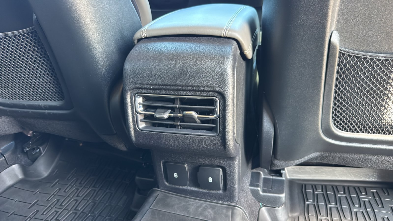 Used 2024 Lincoln Corsair FWD w/ Equipment Group 101A image 27