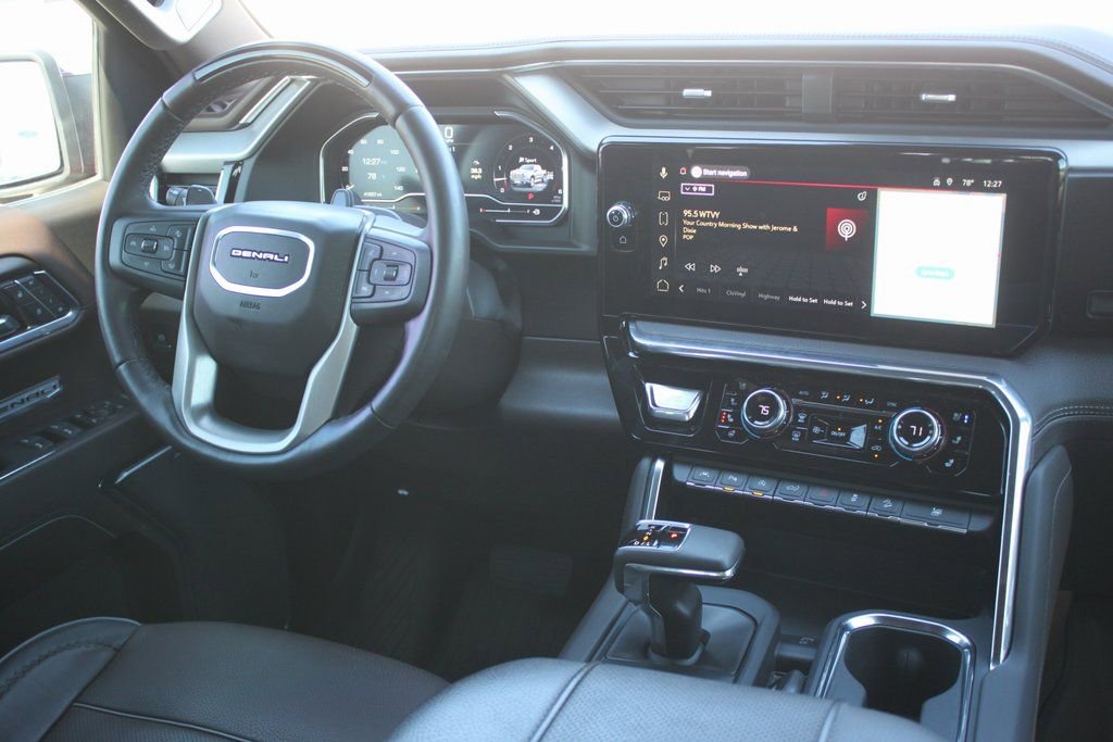 Used 2024 GMC Sierra 1500 Denali AWD/4WD image 10