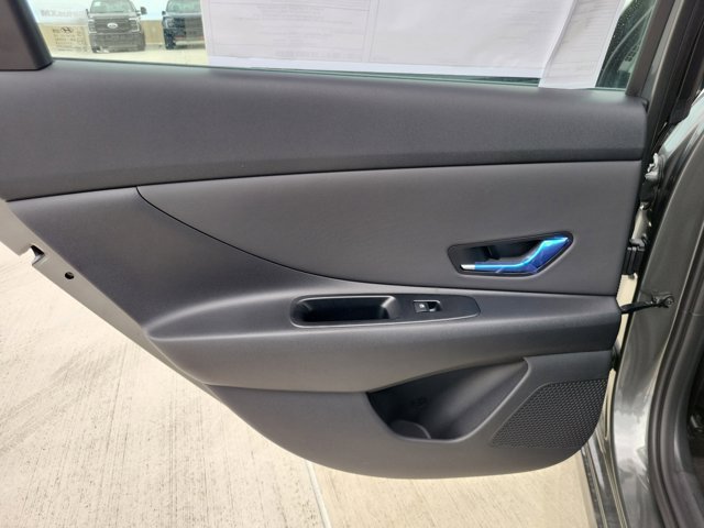 New 2026 Hyundai Elantra Limited FWD image 8