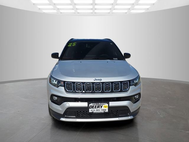 Used 2025 Jeep Compass Limited AWD/4WD image 4