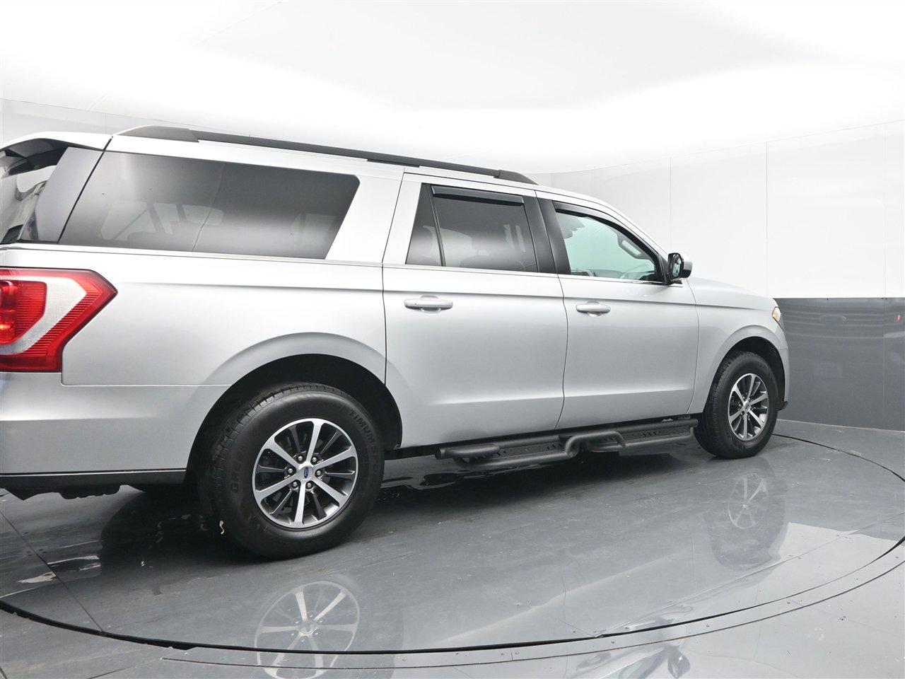 Used 2019 Ford Expedition Max XLT image 5