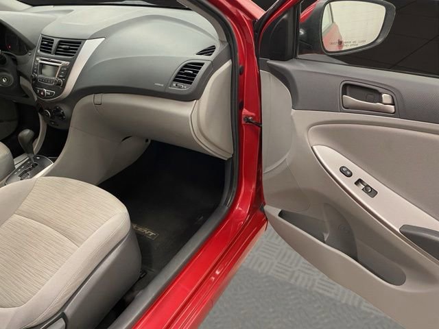 Used 2016 Hyundai Accent SE w/ Option Group 02 FWD image 18