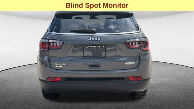 Used 2023 Jeep Compass Latitude w/ Sun and Sound Group AWD/4WD image 8