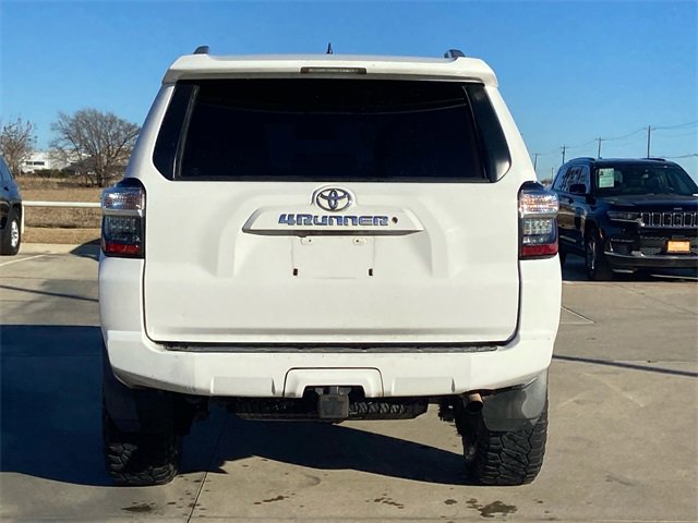 Used 2016 Toyota 4Runner SR5 image 6