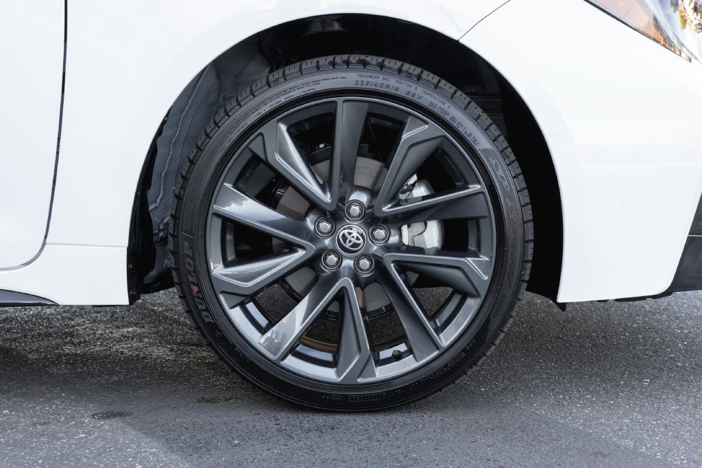 Used 2026 Toyota Corolla SE FWD image 4