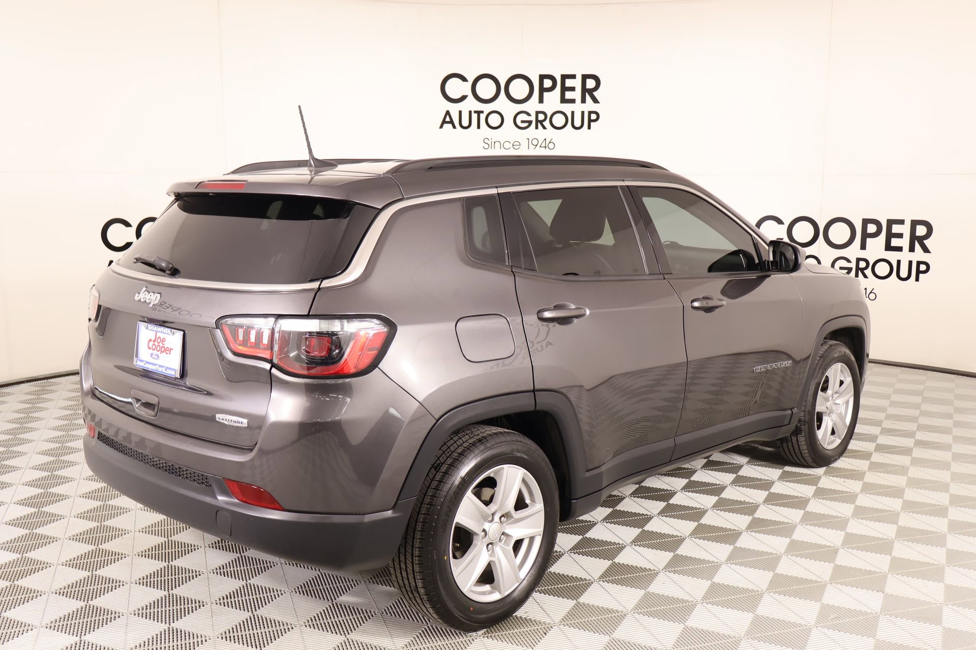 Used 2022 Jeep Compass Latitude w/ Convenience Group FWD image 19