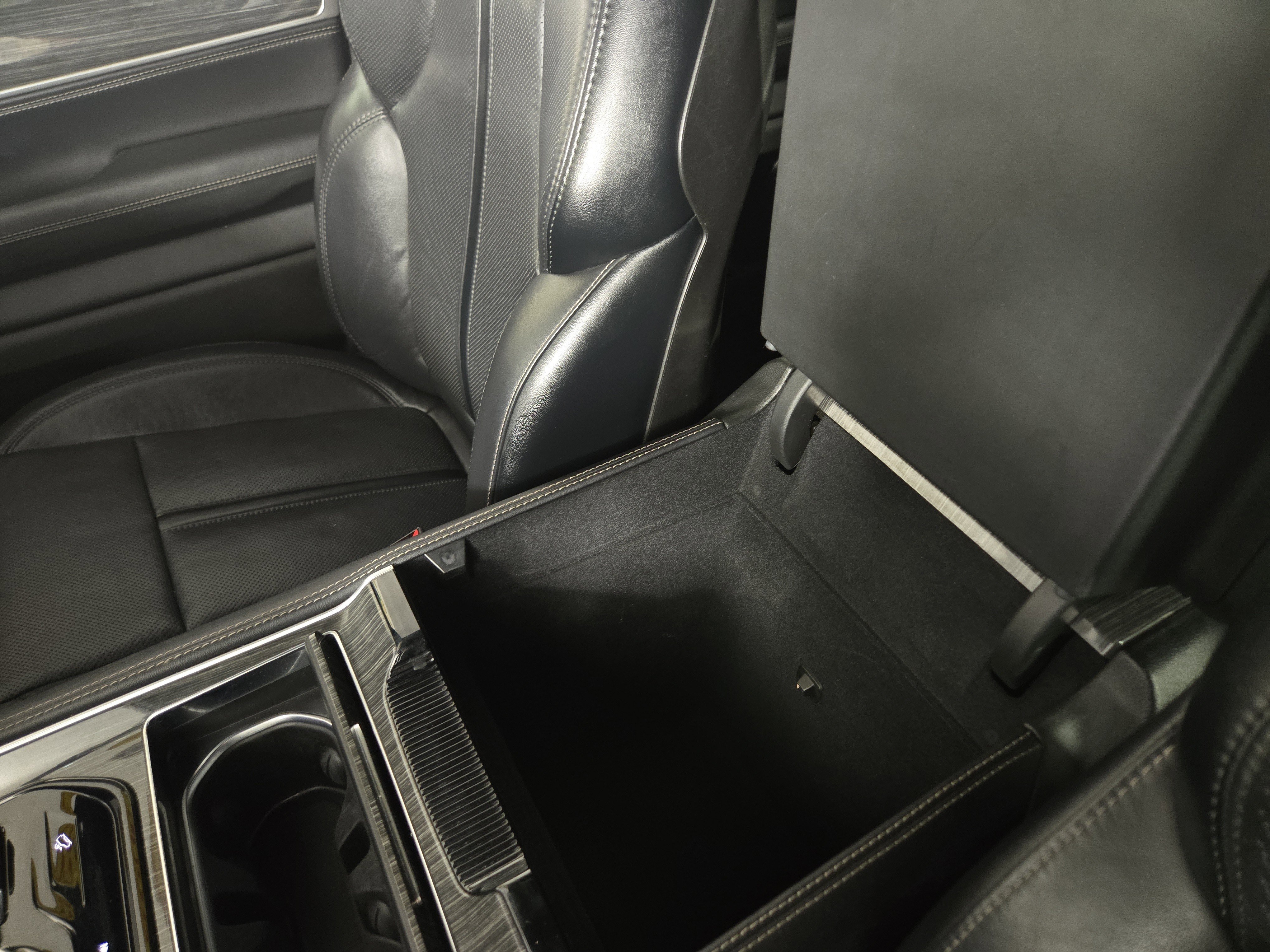 Certified 2022 Jeep Wagoneer Series III image 32