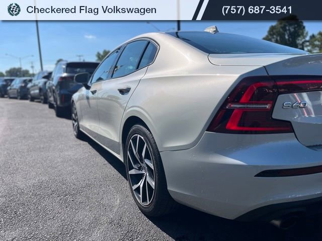 Used 2020 Volvo S60 T5 Momentum FWD image 10