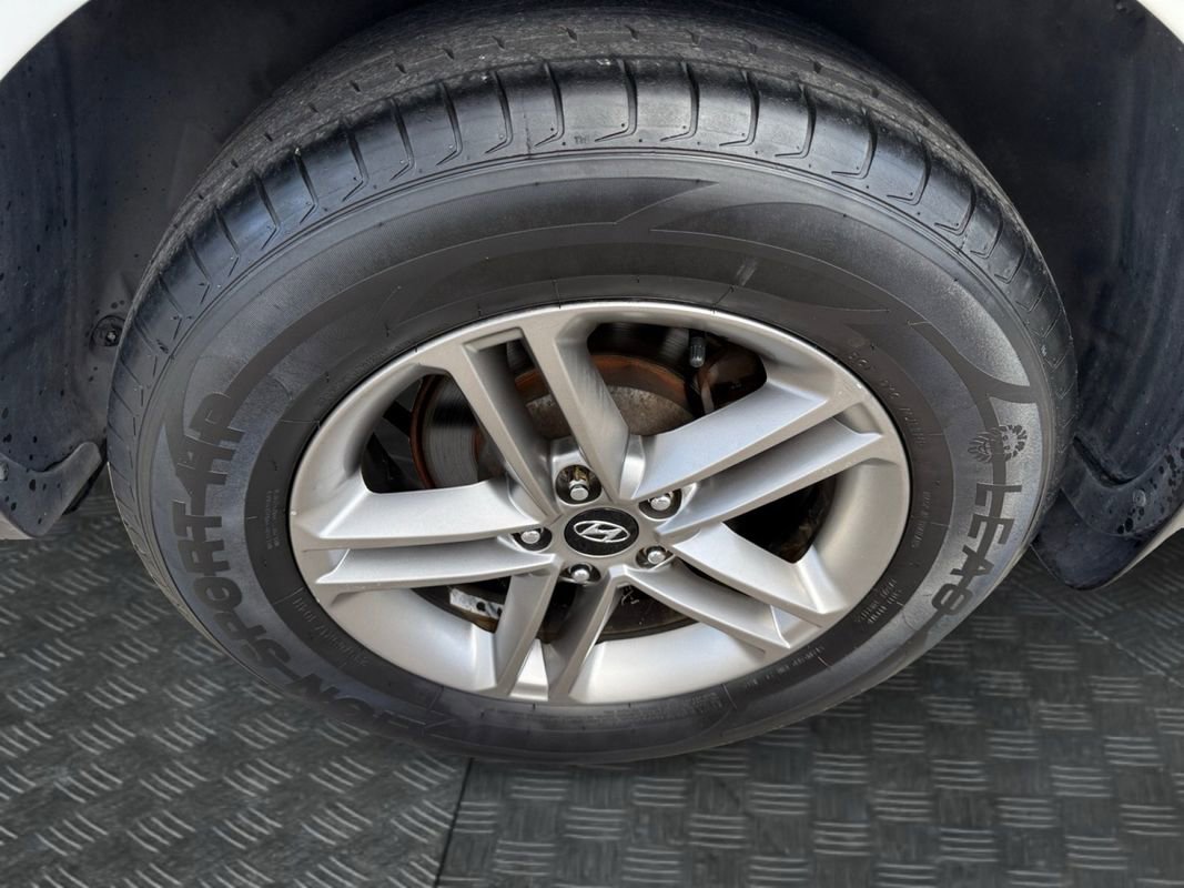 Used 2011 Hyundai Santa Fe GLS image 14