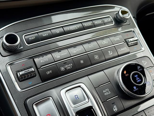 Used 2023 Hyundai Santa Fe Limited image 16