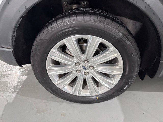 Used 2022 Ford Explorer Platinum w/ Equipment Group 601A AWD/4WD image 12