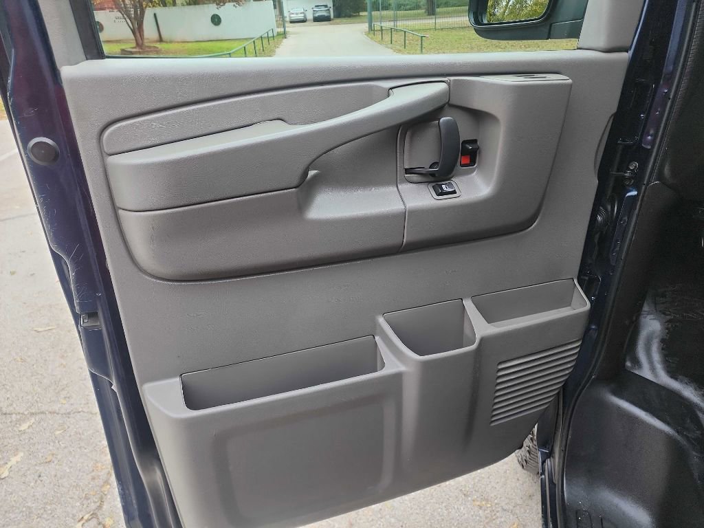 Used 2015 Chevrolet Express 2500 w/ Cold Climate Package image 12