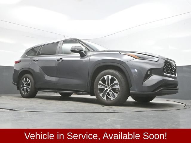 Used 2023 Toyota Highlander XLE AWD/4WD image 42