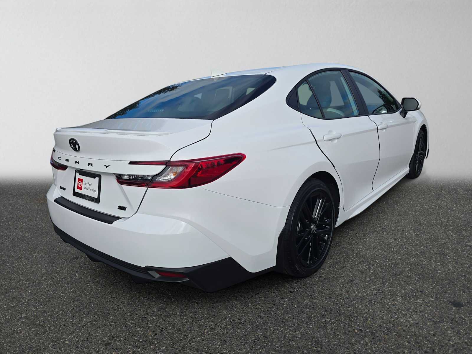 Used 2026 Toyota Camry SE w/ Multimedia Upgrade Package FWD image 3