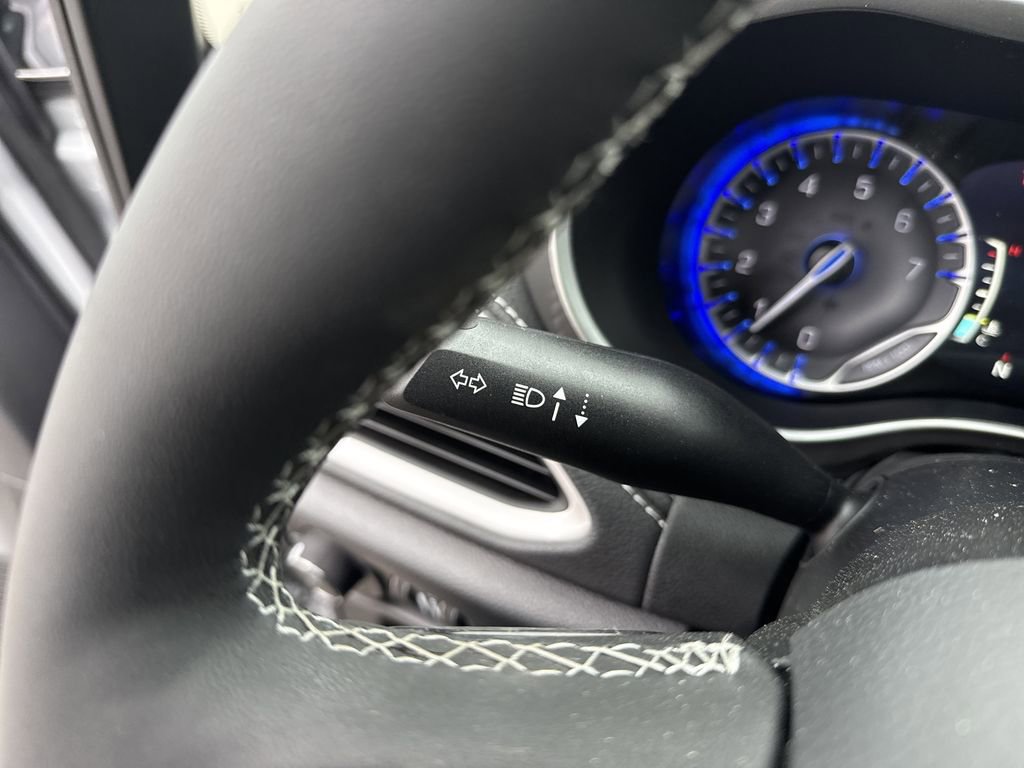 New 2026 Chrysler Pacifica Select image 14