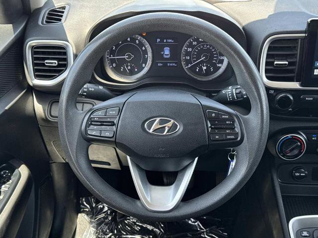 Used 2021 Hyundai Venue SE FWD image 9