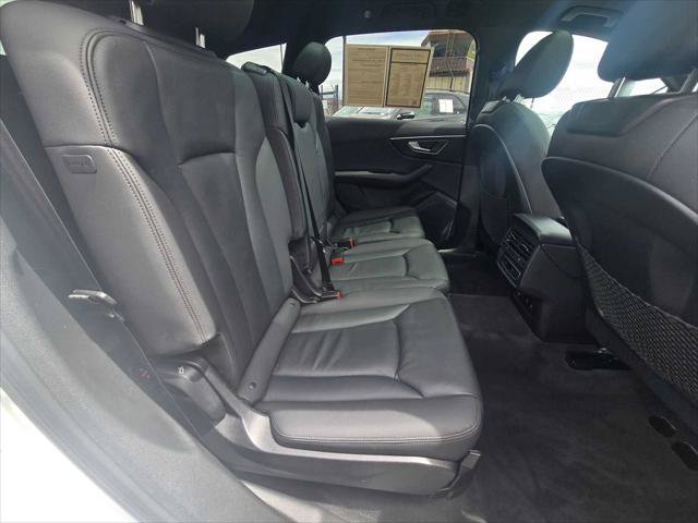 Used 2023 Audi Q7 2.0T Premium w/ Towing Package AWD/4WD image 12