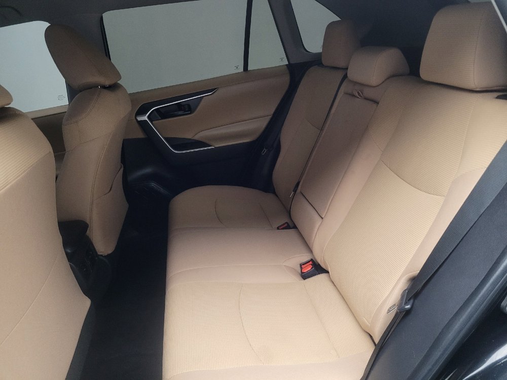 Used 2022 Toyota RAV4 LE image 18