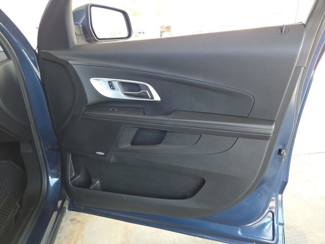 Used 2017 Chevrolet Equinox LT image 41