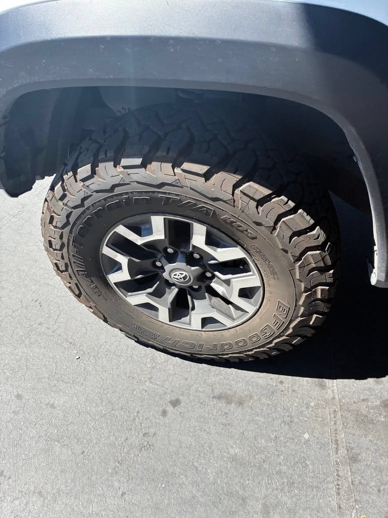 Used 2021 Toyota Tacoma TRD Off-Road w/ Blackout Package (TMS) AWD/4WD image 9