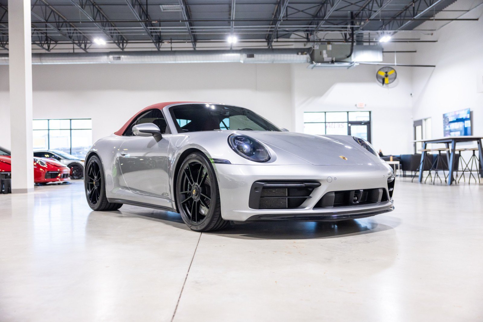 Used 2022 Porsche 911 Cabriolet image 3