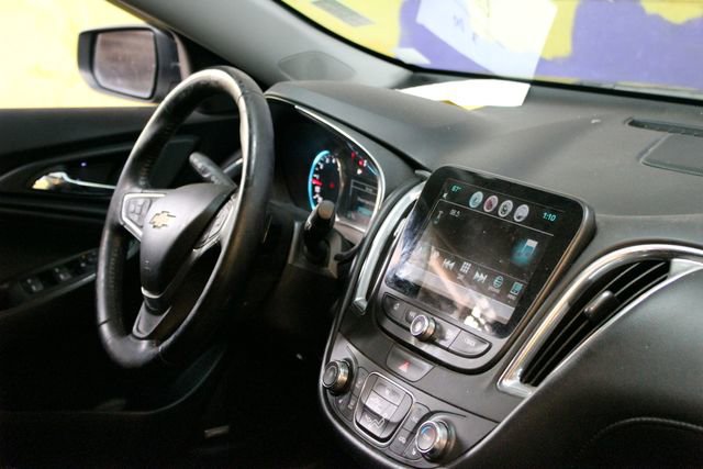 Used 2016 Chevrolet Malibu LT w/ True North Edition FWD image 10