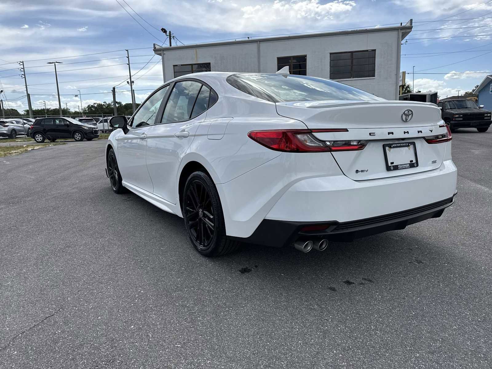 Used 2025 Toyota Camry SE w/ Multimedia Upgrade Package FWD image 4