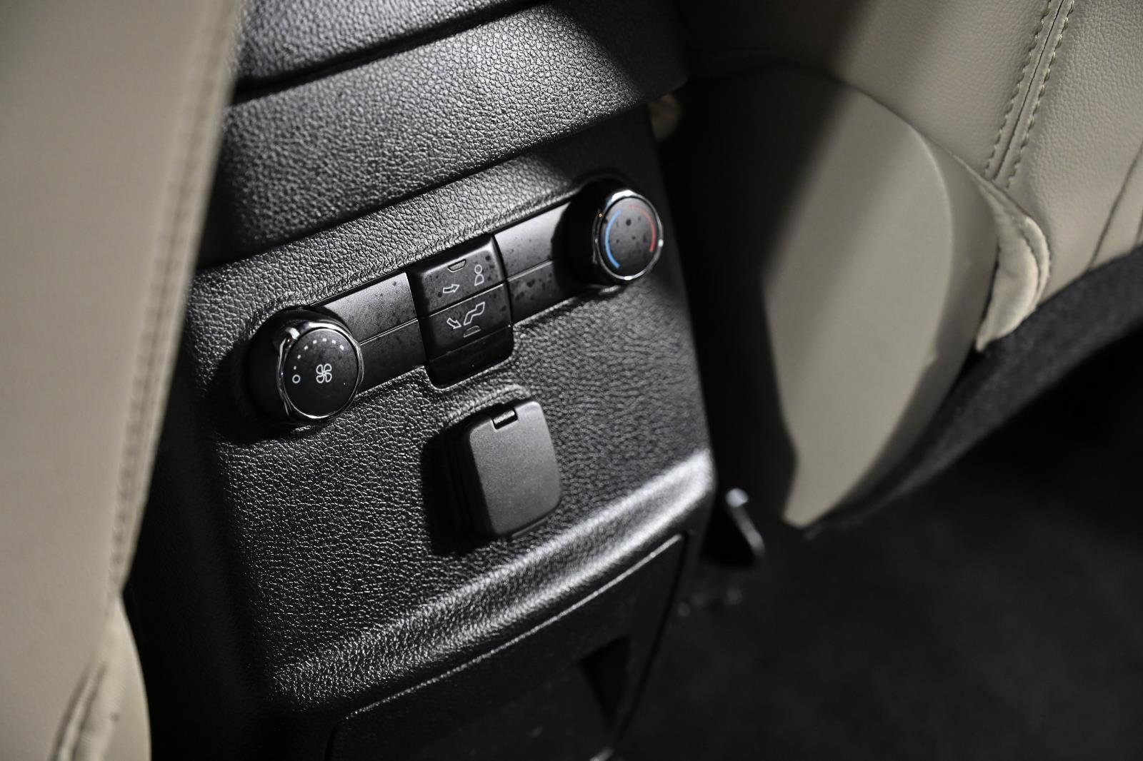 Used 2018 Ford Explorer XLT w/ Equipment Group 202A image 27