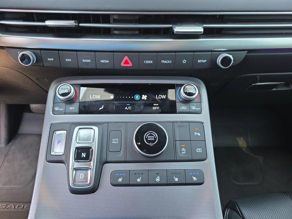Used 2025 Hyundai Palisade Calligraphy FWD image 26