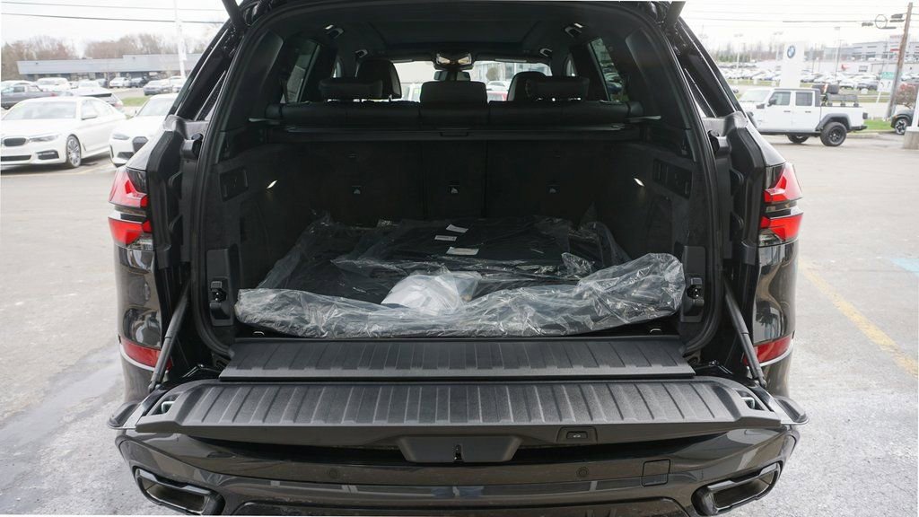 New 2026 BMW X5 xDrive40i w/ M Sport Package AWD/4WD image 7