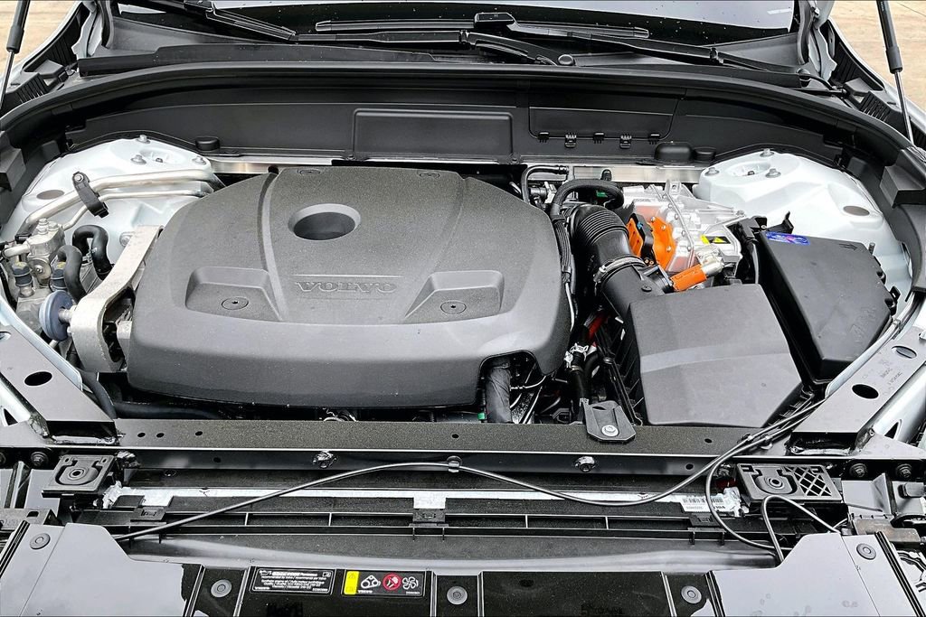 New 2026 Volvo XC60 T8 Plus w/ Protection Package Premier AWD/4WD image 38