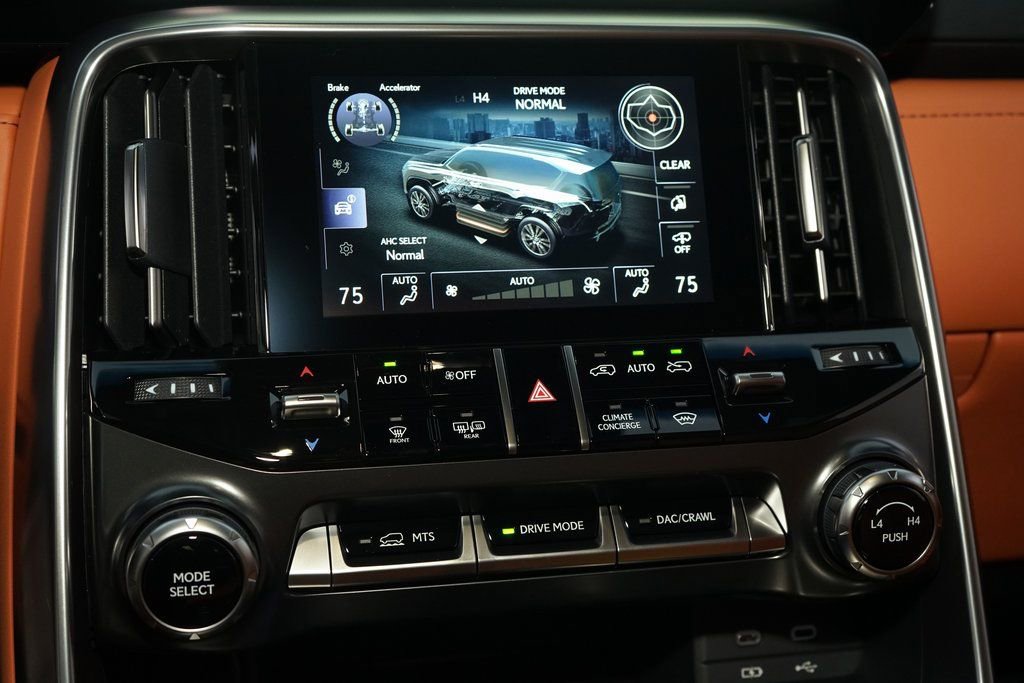 Used 2026 Lexus LX 700h Ultra Luxury image 18