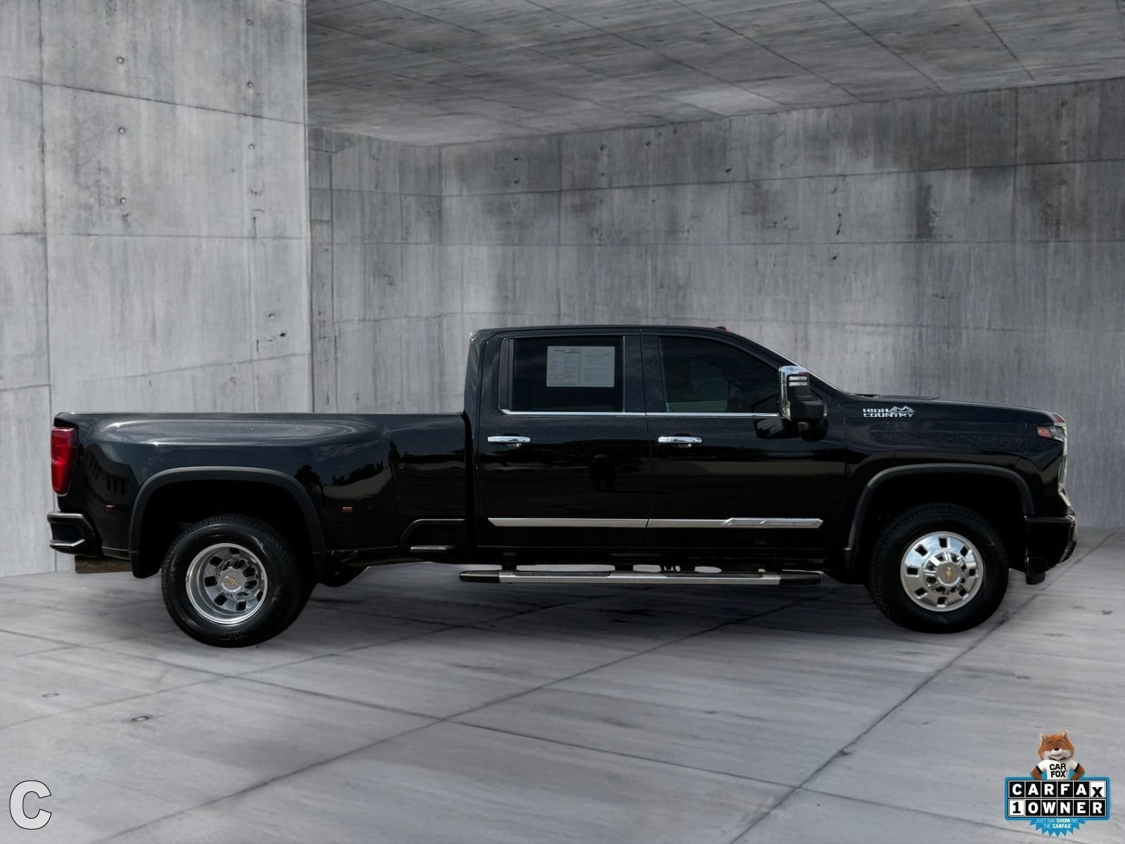 Used 2024 Chevrolet Silverado 3500 High Country w/ High Country Premium Package AWD/4WD image 8