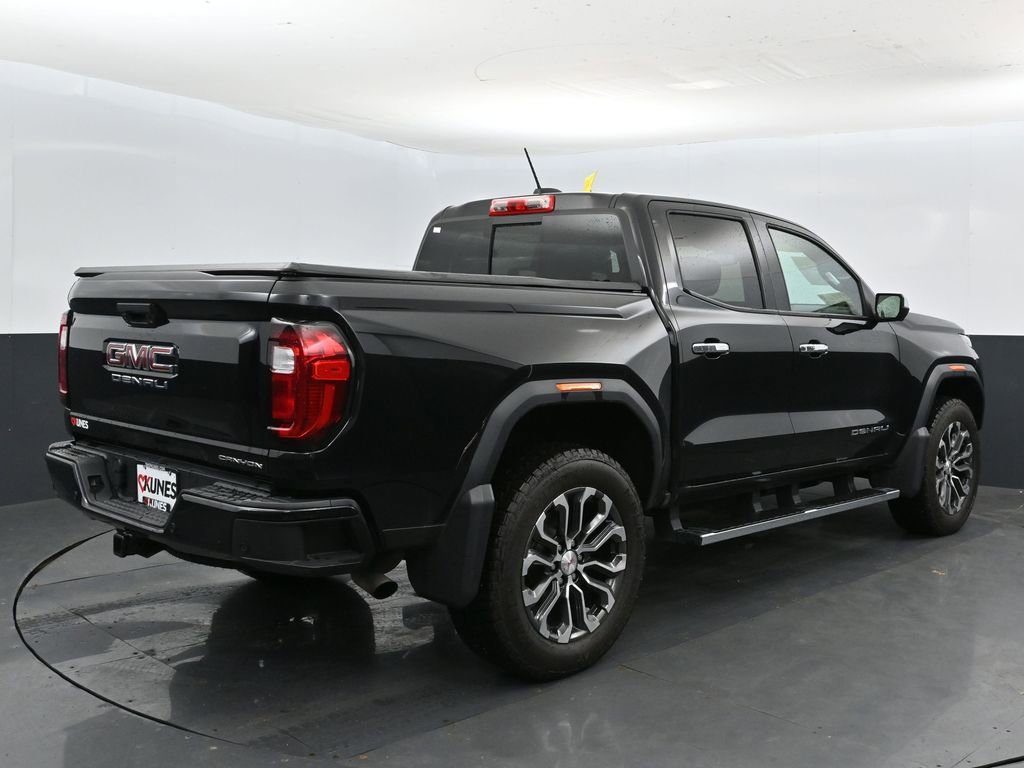 Used 2024 GMC Canyon Denali AWD/4WD image 3